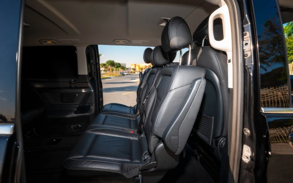  Black Mercedes V300 Avantgarde Extra Long Photo 16