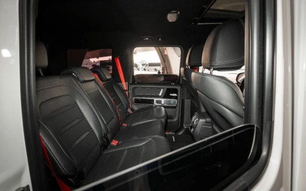  White Mercedes G63 AMG Photo 8