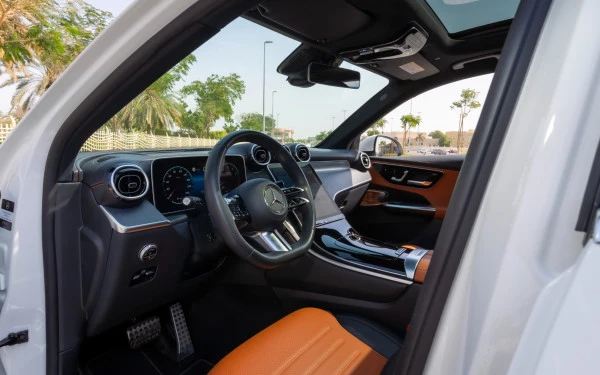  White Mercedes GLC 200 SUV Photo 6